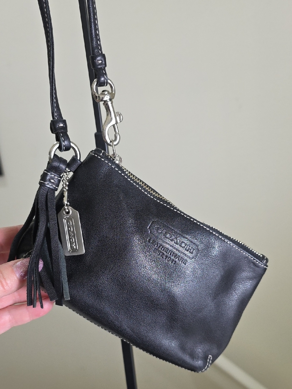 COACH Black Smooth Leather Wristlet Metal Hangtag/Tassel EUC